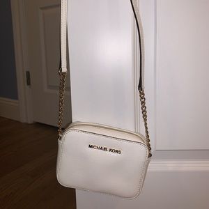 White Michael kors crossbody
